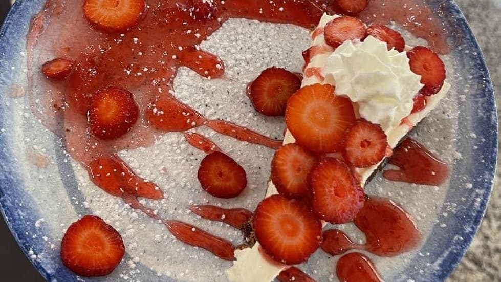 ДОМАШЕН ЧИЙЗКЕЙК С ЯГОДИ