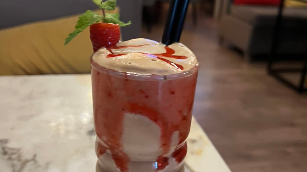 ПЛОДОВО ФРАПЕ